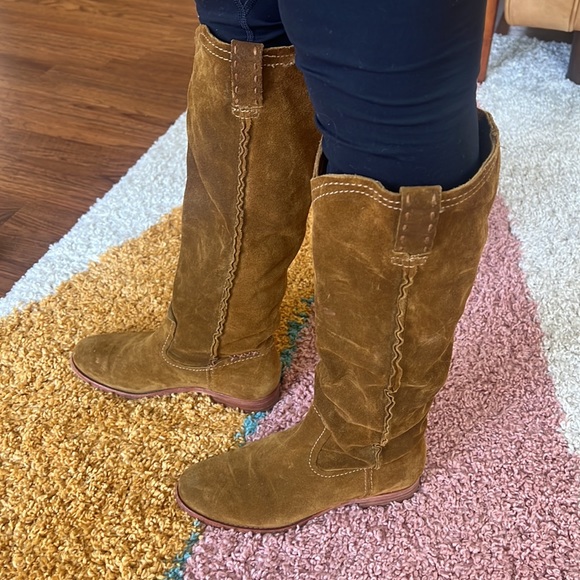 FRYE Cara Tall Boot Wheat Size 7 - Picture 4 of 15